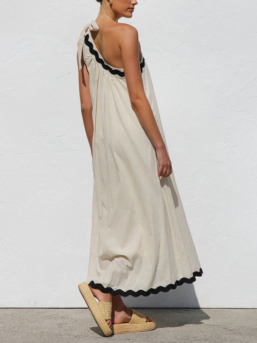 Classic Contrast Lace One-shoulder Spaghetti Strap Midi Dress