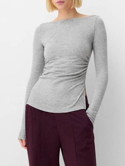 Boat neck pleated slit T-shirt