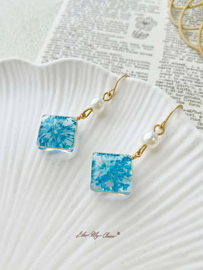 Handmade Resin Queen Anne Dried Flower Earrings