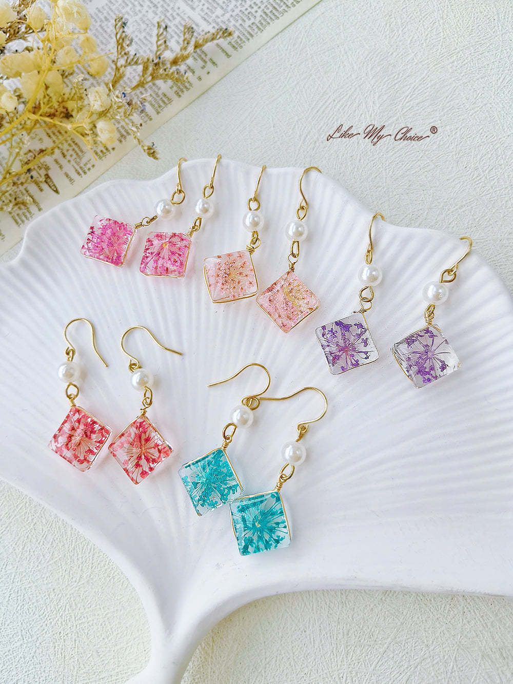 Handmade Resin Queen Anne Dried Flower Earrings