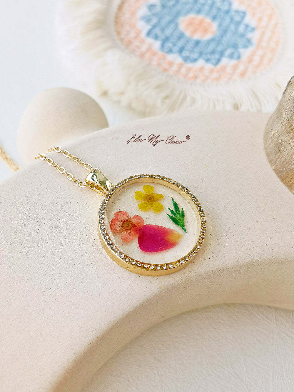 Gemini Forget Me Not Flower Resin Round Crystal Pendant Necklace