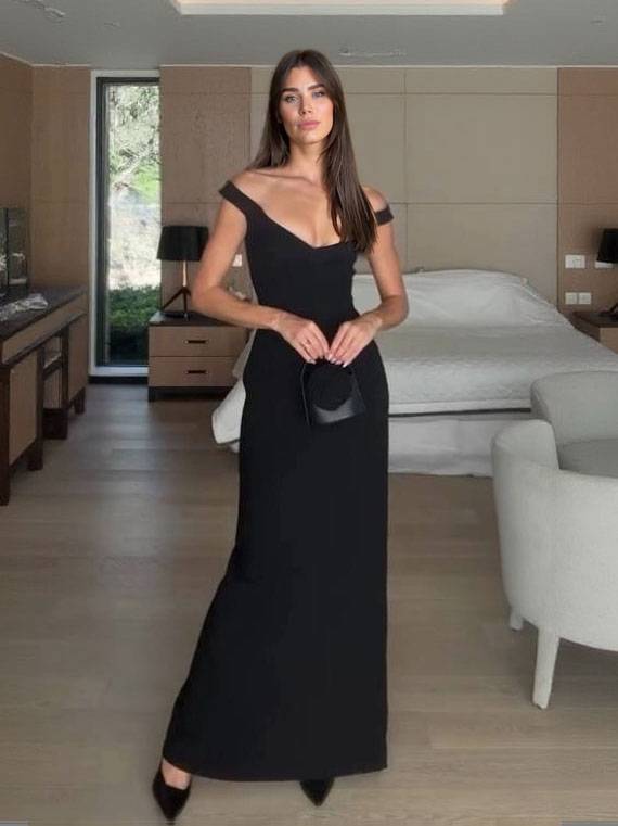 Minimalist V-Neck Slim-Fit Maxi Dress