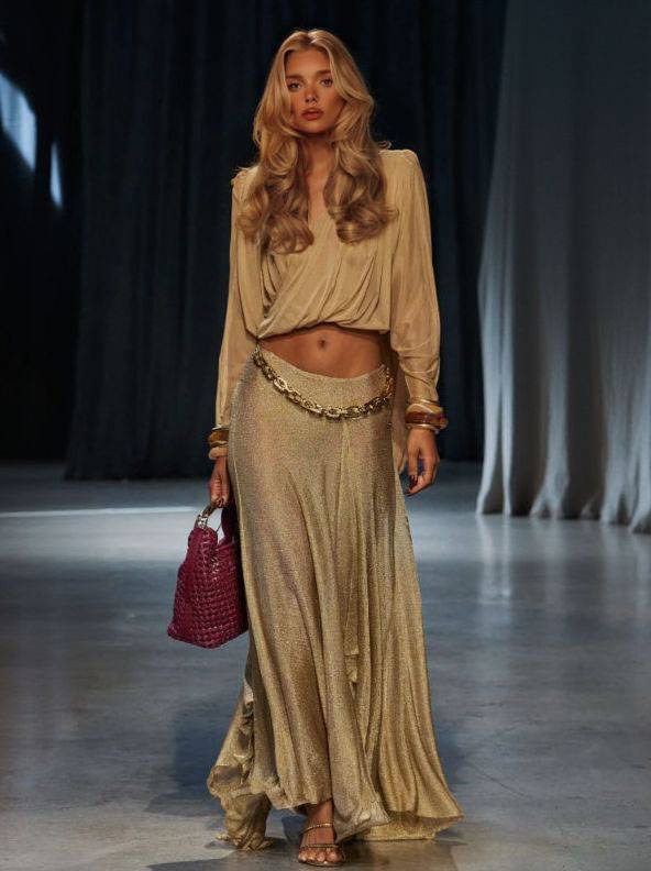 V-Neck Top And Side Slit Skirt Suit