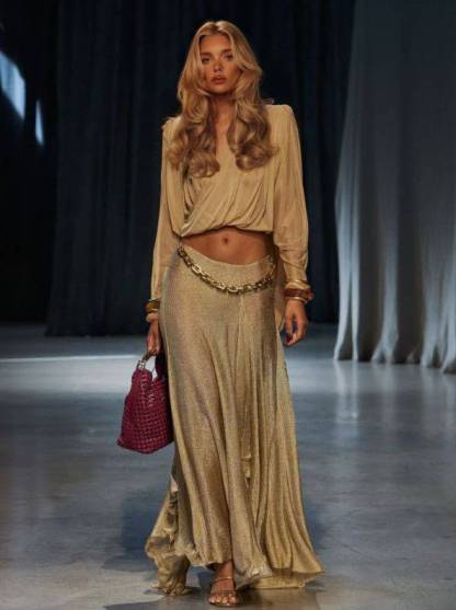 V-Neck Top And Side Slit Skirt Suit