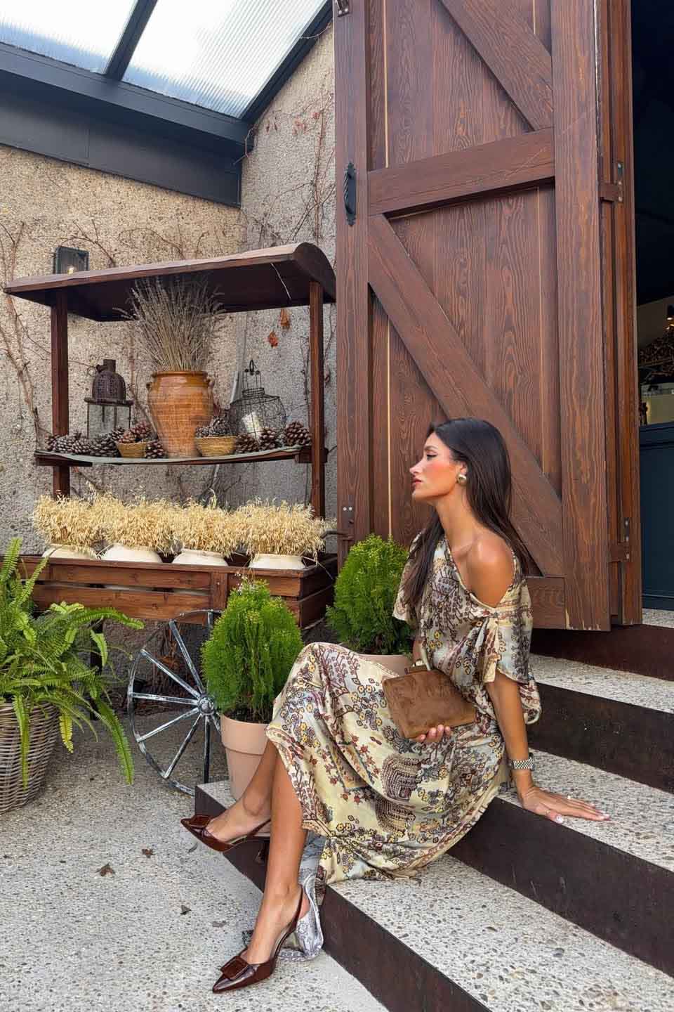 Off-Shoulder Pleated Unique Print Dress