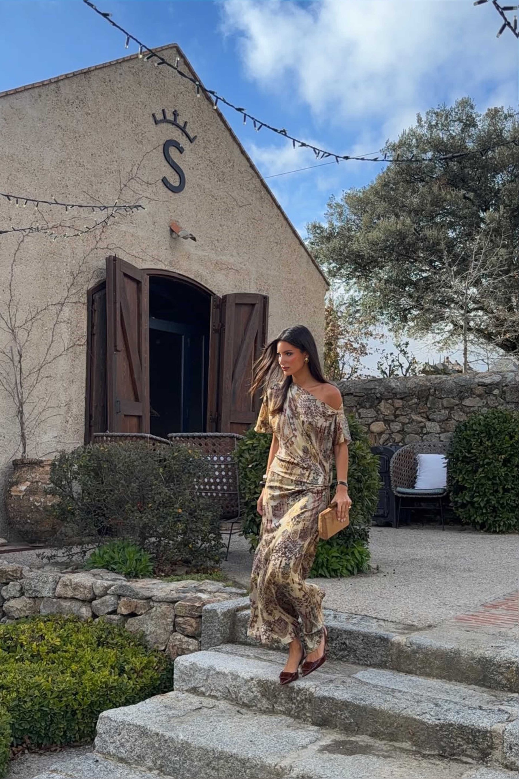 Off-Shoulder Pleated Unique Print Dress