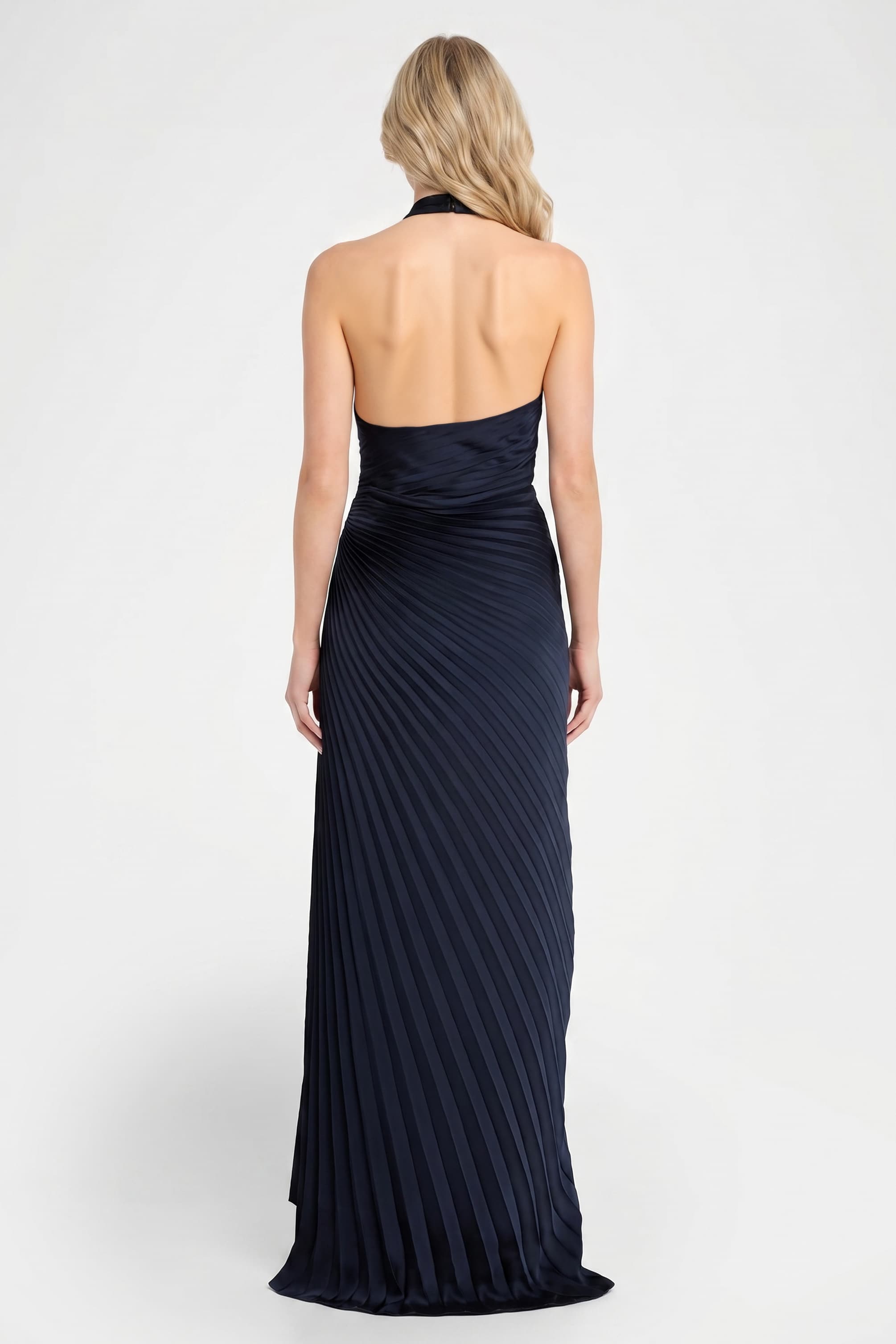 Halter-Neck Pleated Design Maxi Dress