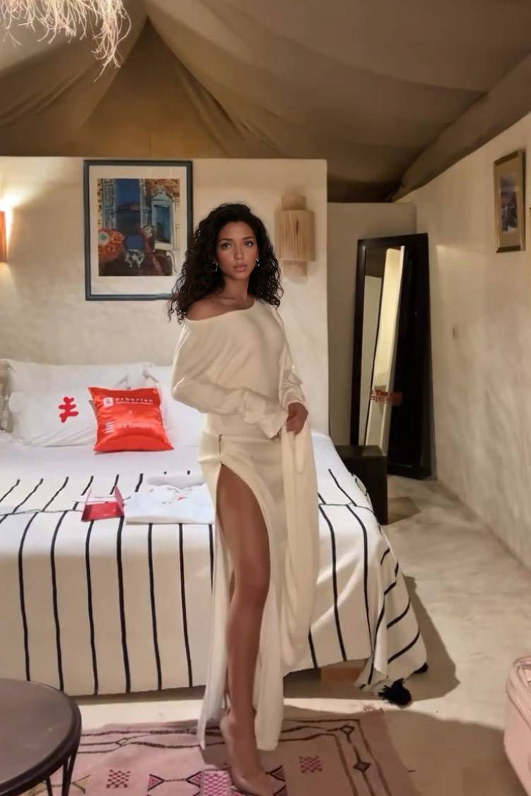 Off Shoulder Slit Design Maxi Dress