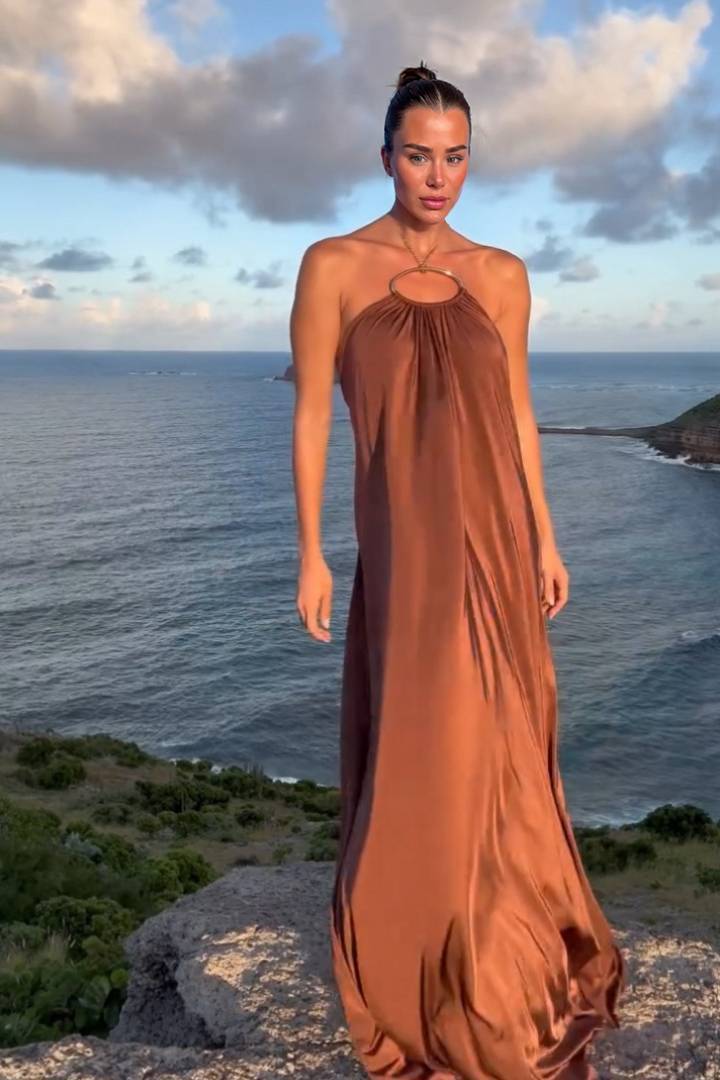 Halter-Neck Backless Maxi Dress