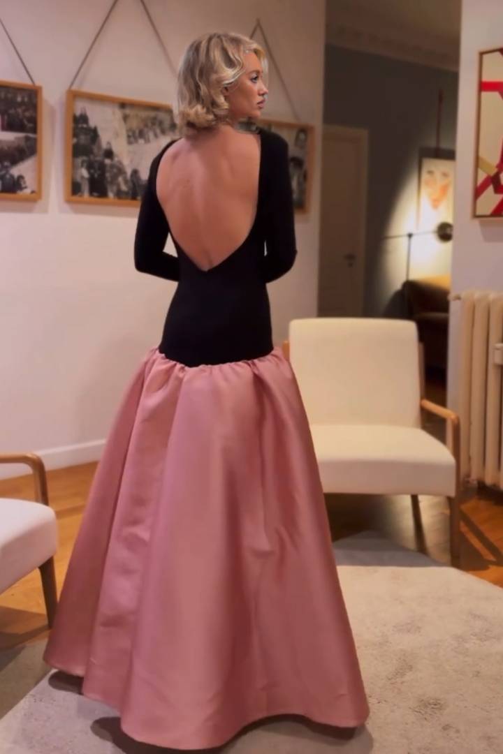 Color Contrast Backless Maxi Dress