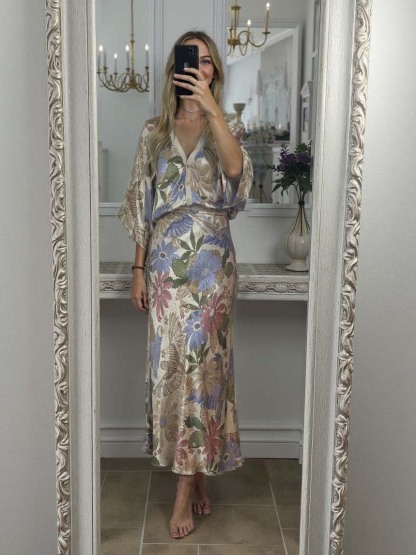 Exquisite Satin Floral Print Off-shoulder Shirt