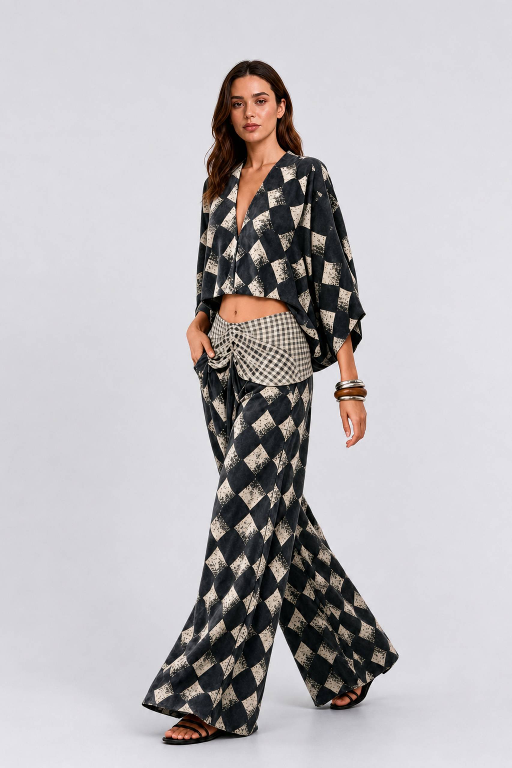 Black & White Geometric Print Two-Piece Set - Boho Chic Wide-Leg Pants & Cropped Top