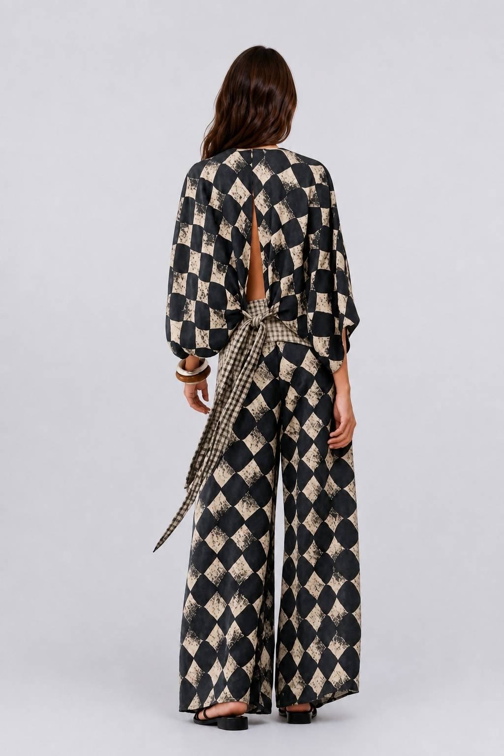 Black & White Geometric Print Two-Piece Set - Boho Chic Wide-Leg Pants & Cropped Top