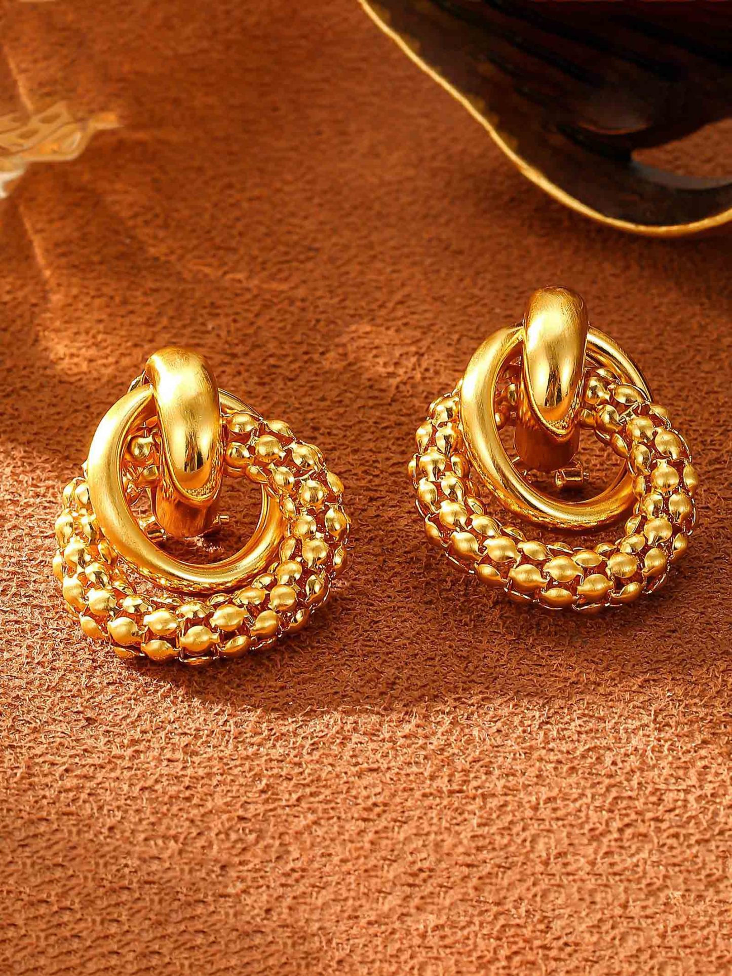 Temperament Hollow Hoop Earrings