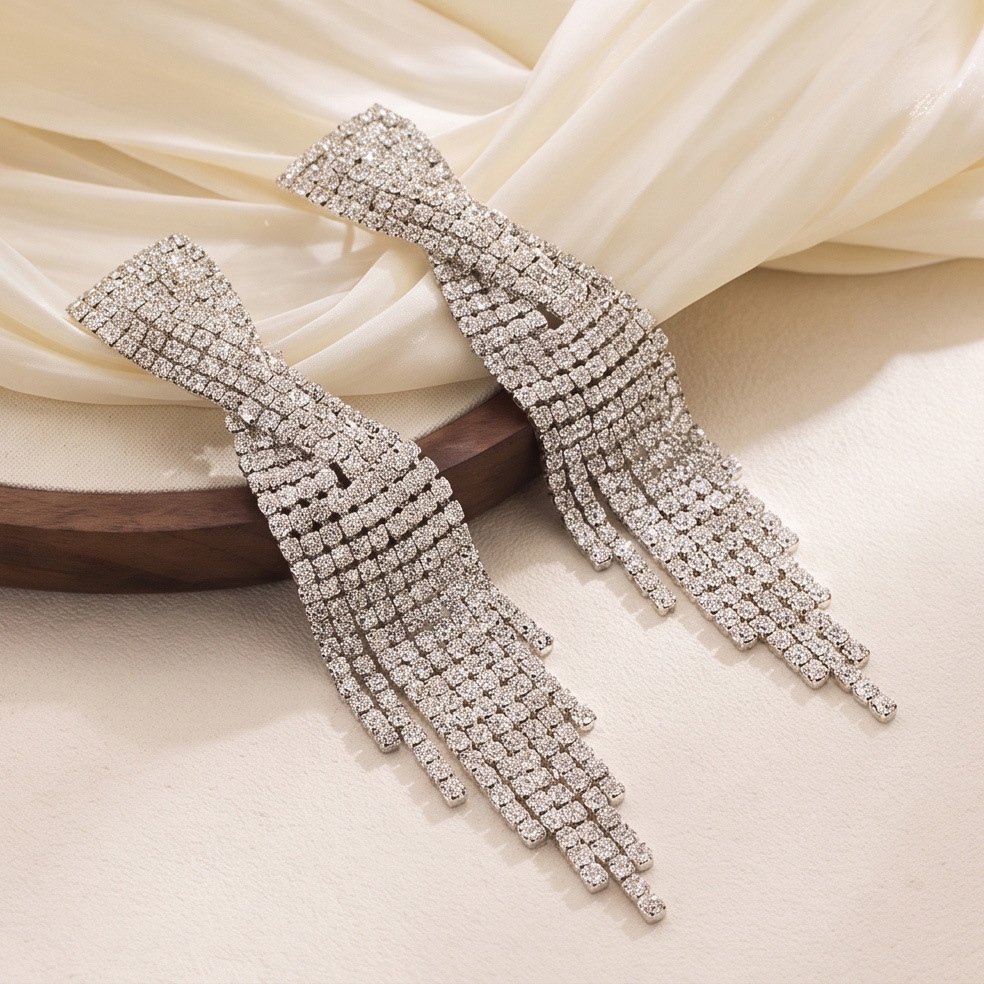 European And American Exaggerated Distinctive Tassel Rhinestone Earrings Elegant All-match Exquisite Niche Earrings Light Luxury High-end Earrings For Women