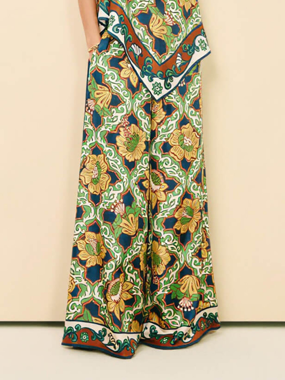 Modern Satin Print Elastic-Waist Pocket Wide-Leg Pants