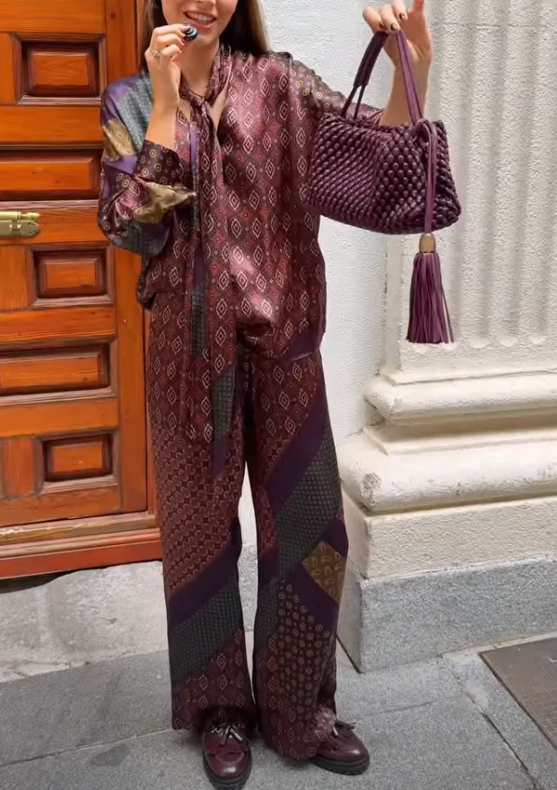 Vintage Geometric Print Satin Tie-Neck Blouse and Wide-Leg Pants Two-Piece Set [erp-image:6ac8c2c2643a99dff5d3374f]