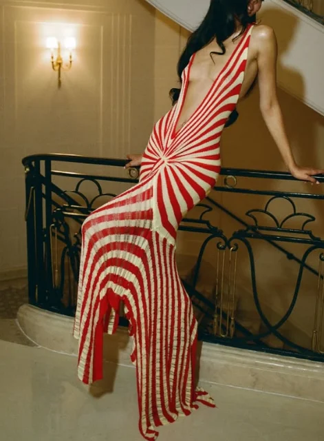 Plunging Deep V-Neck Optical Stripe Knit Sleeveless Mermaid Maxi Dress [erp-image:a41c5ea0b92331fbd25763fc]