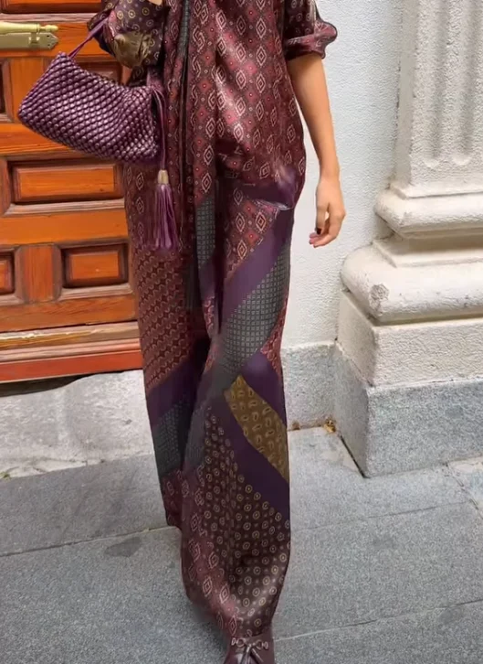 Vintage Geometric Print Satin Tie-Neck Blouse and Wide-Leg Pants Two-Piece Set [erp-image:1f76b47700118c3e83cf311a]