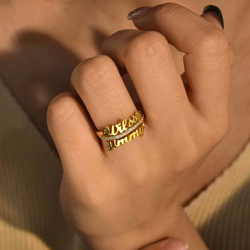 Bague double nom personnalisée avec pierres précieuses