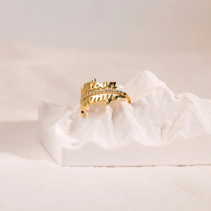 Bague double nom personnalisée avec pierres précieuses