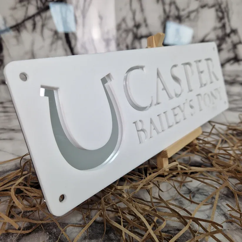 Plaque Nom Personnalisée Découpée au Laser