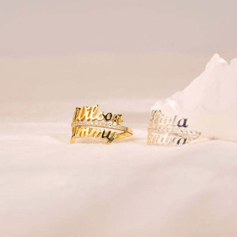 Bague double nom personnalisée avec pierres précieuses