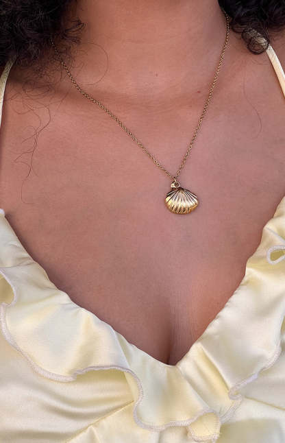 Ariel Gold Shell Necklace-Vavasi.All Rights Reserved.