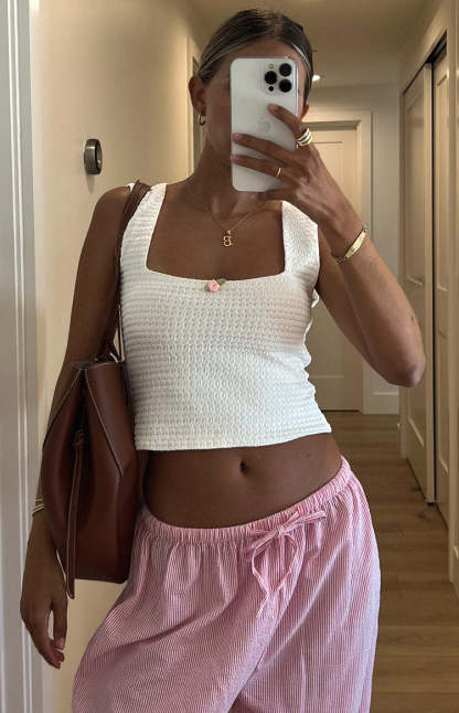 Azari White Top-Vavasi.All Rights Reserved.