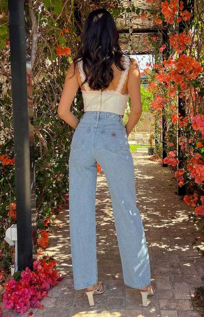 ABRAND A Carrie Jean Walk Away-Vavasi.All Rights Reserved.