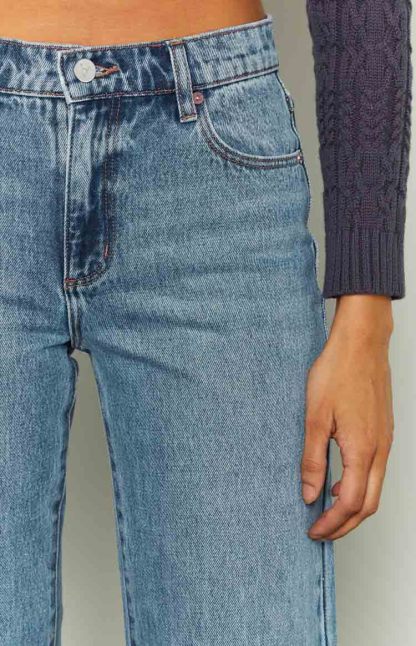 Abrand Scout 95 Mid Straight Crop Blue Jeans-Vavasi.All Rights Reserved.