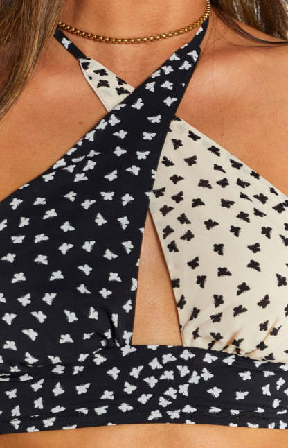 Addicted Printed Halter Top Black-Vavasi.All Rights Reserved.