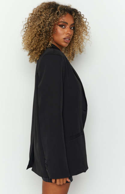 Allure Black Oversized Blazer-Vavasi.All Rights Reserved.