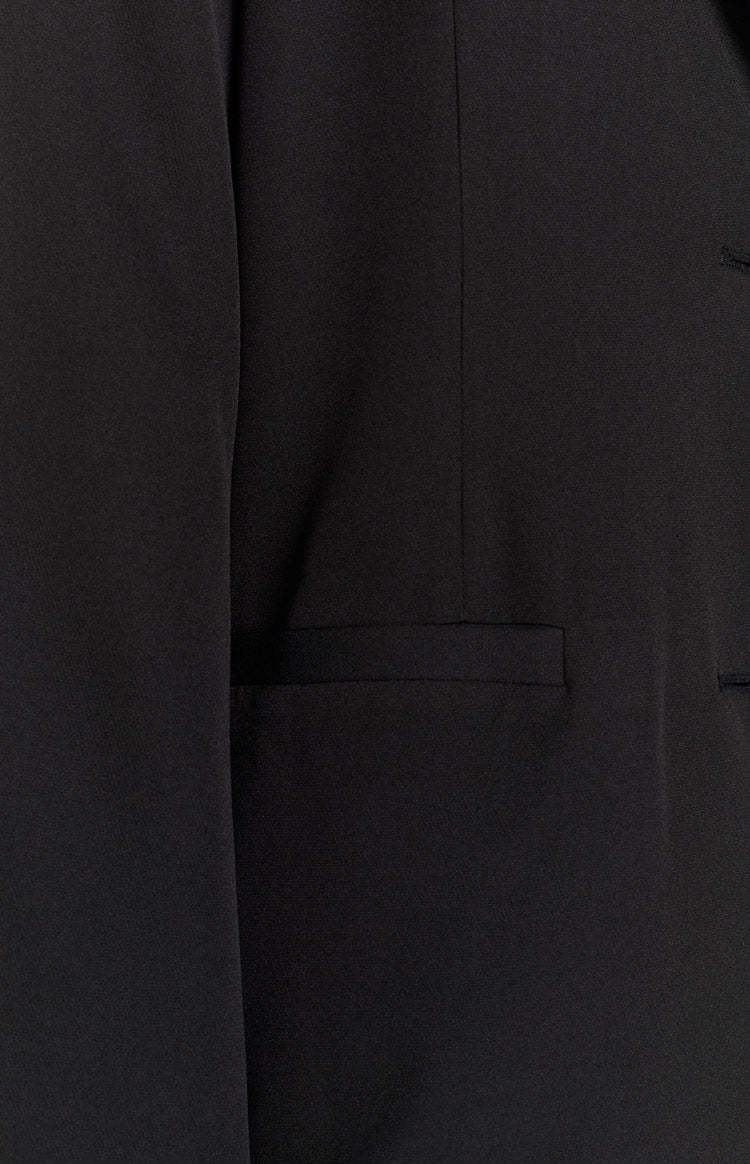 Allure Black Oversized Blazer-Vavasi.All Rights Reserved.