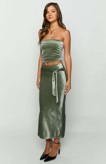 Arleth Green Velvet Maxi Skirt-Vavasi.All Rights Reserved.