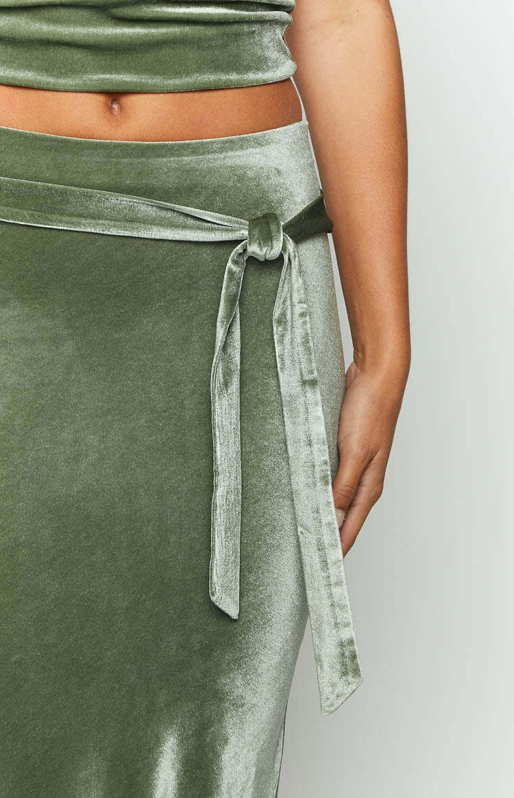Arleth Green Velvet Maxi Skirt-Vavasi.All Rights Reserved.