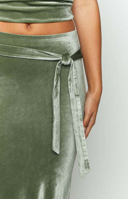 Arleth Green Velvet Maxi Skirt-Vavasi.All Rights Reserved.