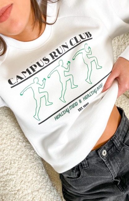 BB Run Club White Sweater-Vavasi.All Rights Reserved.