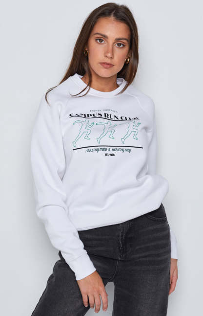 BB Run Club White Sweater-Vavasi.All Rights Reserved.