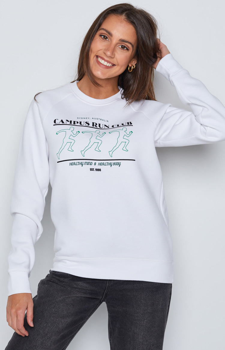 BB Run Club White Sweater-Vavasi.All Rights Reserved.