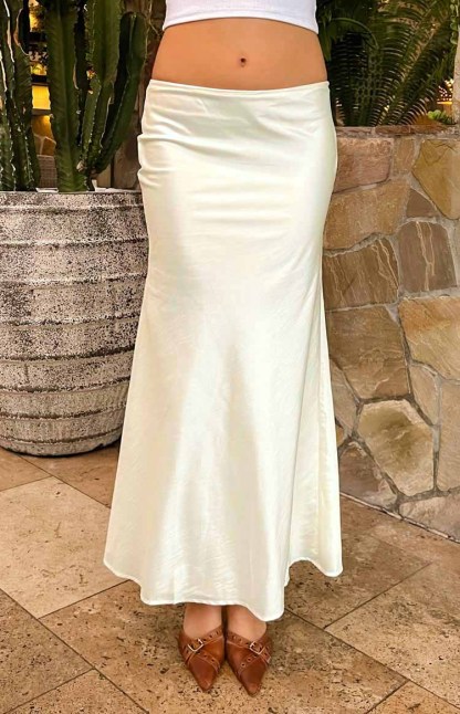 Big Love Cream Maxi Skirt-Vavasi.All Rights Reserved.