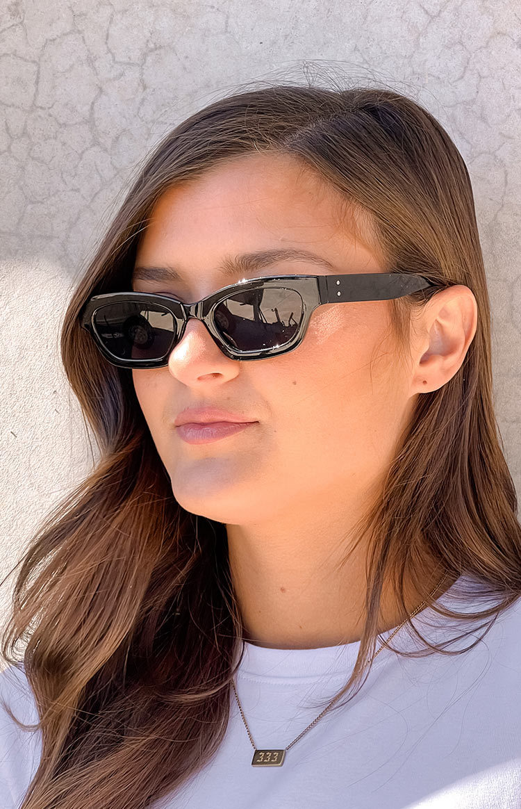 Black Slimline Sunglasses-Vavasi.All Rights Reserved.