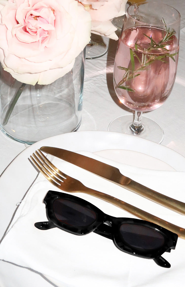 Black Slimline Sunglasses-Vavasi.All Rights Reserved.