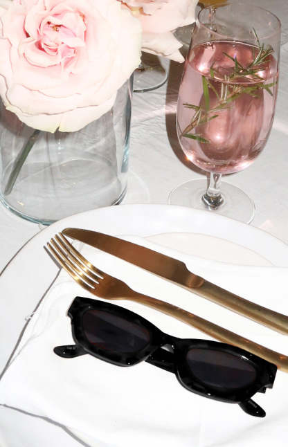 Black Slimline Sunglasses-Vavasi.All Rights Reserved.