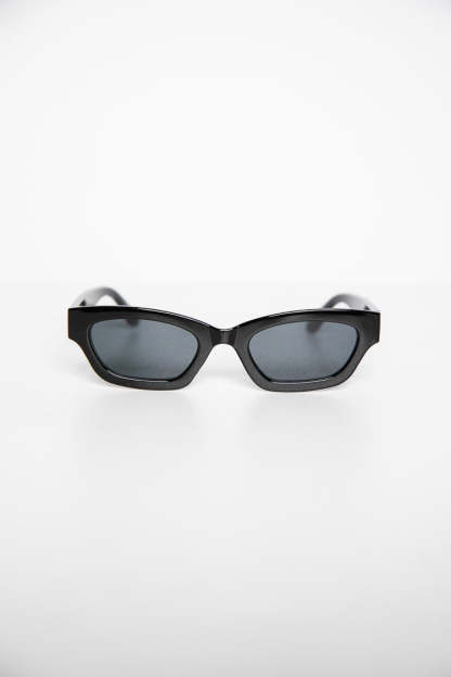 Black Slimline Sunglasses-Vavasi.All Rights Reserved.