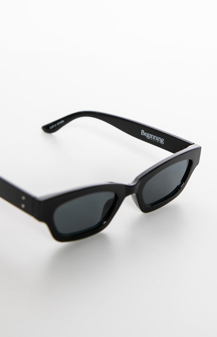 Black Slimline Sunglasses-Vavasi.All Rights Reserved.