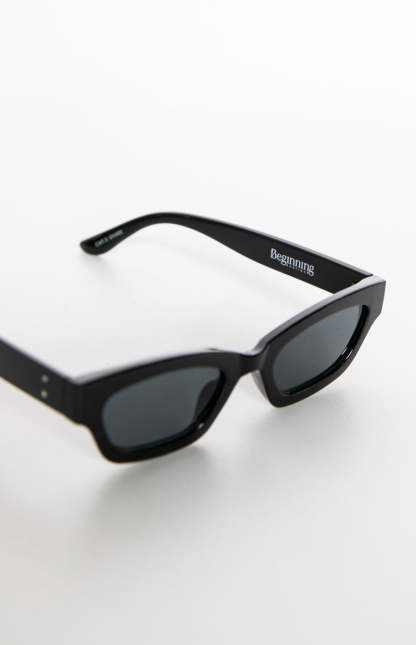 Black Slimline Sunglasses-Vavasi.All Rights Reserved.