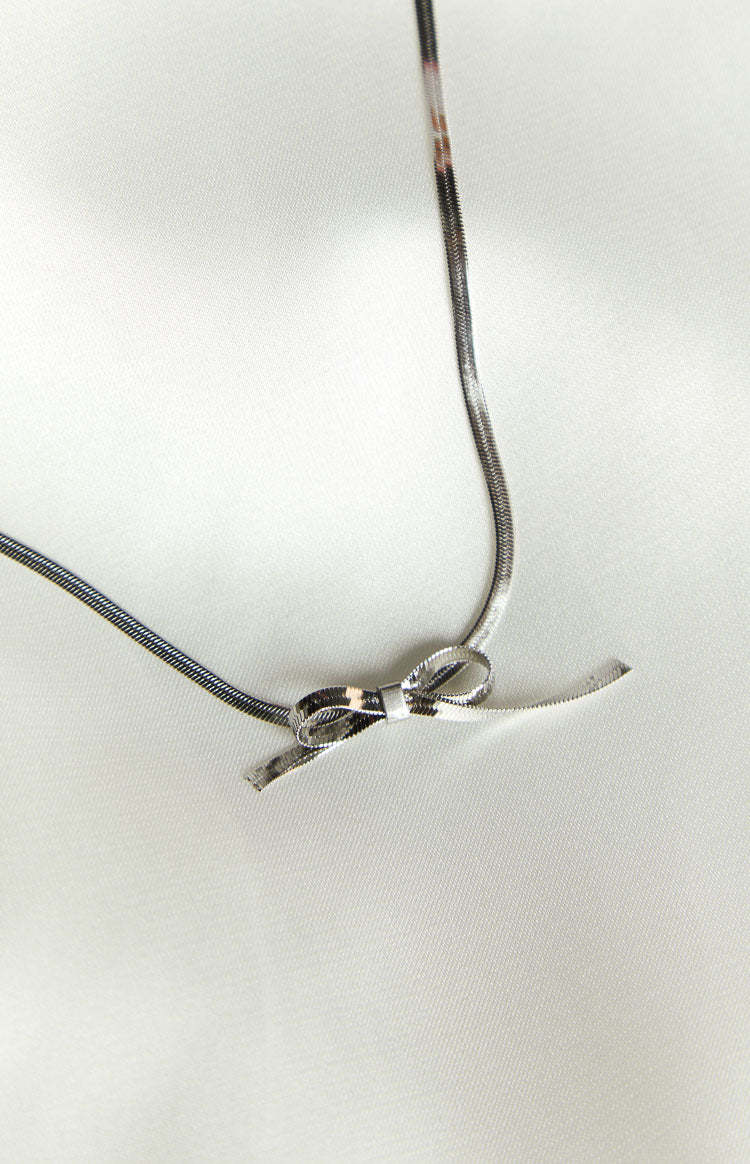 Brylee Silver Bowknot Pendant Necklace-Vavasi.All Rights Reserved.