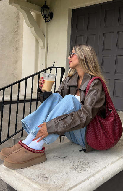 Calliope Light Wash Mid Rise Slouchy Jeans-Vavasi.All Rights Reserved.