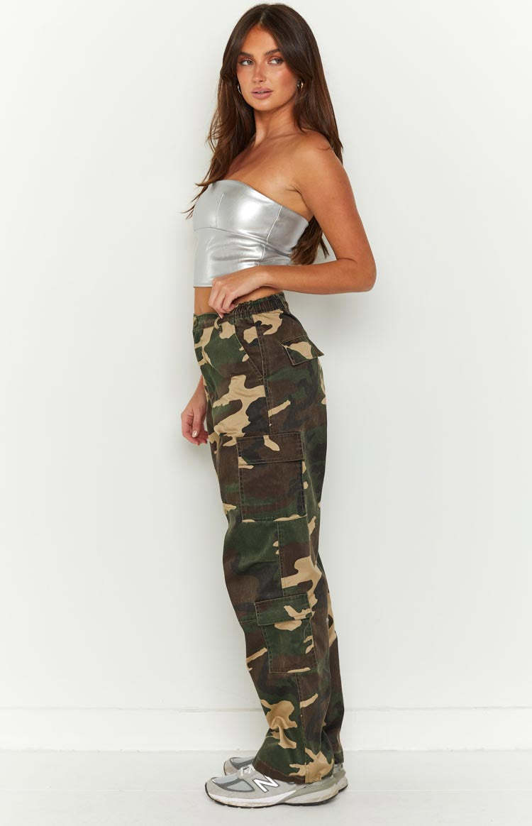 Caddie Camo Cargo Pants-Vavasi.All Rights Reserved.